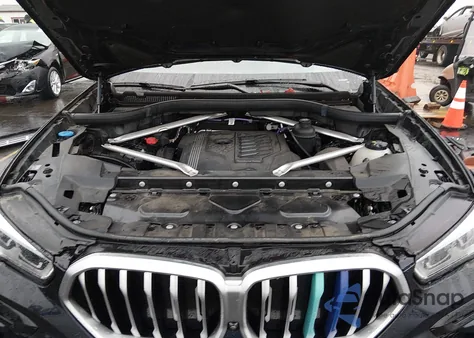 2023 BMW X6 xDrive40I z USA, uszkodzony, nr VIN 5UXCY6C00P9S03866